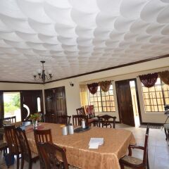 Отель Dukes Hideaway, Silver Sands 6BR питание