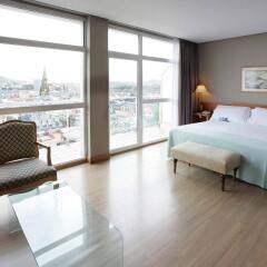 Отель Tryp San Sebastián Orly Hotel Испания, Сан-Себастьян - отзывы, цены и фото номеров - забронировать отель Tryp San Sebastián Orly Hotel онлайн балкон