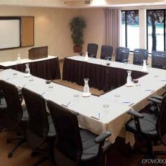 Отель Holiday Inn Express & Suites Bloomington - Mpls Arpt Area West Блумингтон помещение для мероприятий