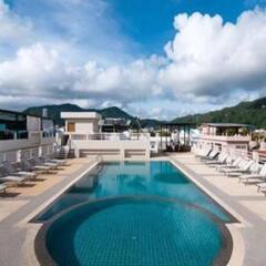 The ASHLEE Plaza Patong Hotel & Spa бассейн