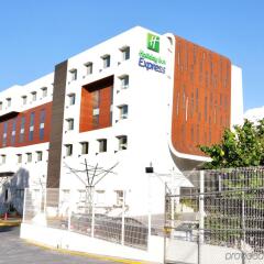Отель Holiday Inn Express Guadalajara Autonoma Мексика, Запопан - отзывы, цены и фото номеров - забронировать отель Holiday Inn Express Guadalajara Autonoma онлайн вид на фасад