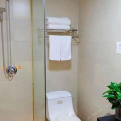 Отель Xinchen Chain Hotel (Xi'an Hongguang Road) Китай, Сиань - отзывы, цены и фото номеров - забронировать отель Xinchen Chain Hotel (Xi'an Hongguang Road) онлайн ванная