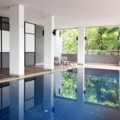 Отель Tonson Residence B Boutique бассейн фото 2