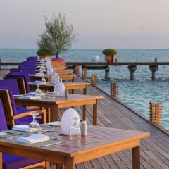 Отель Olhuveli Beach And Spa Resort бассейн фото 2