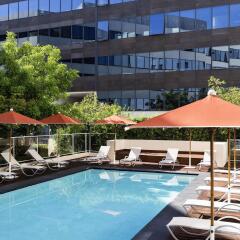 Отель Novotel Suites Nice Airport бассейн фото 2