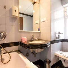 West End Hotel in Mumbai, India from 119$, photos, reviews - zenhotels.com bathroom