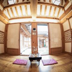 Отель Cheong Yeon Jae Hanok Stay Guesthouse Южная Корея, Сеул - отзывы, цены и фото номеров - забронировать отель Cheong Yeon Jae Hanok Stay Guesthouse онлайн фитнесс-зал