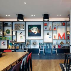 Отель citizenM Zürich гостиничный бар фото 3