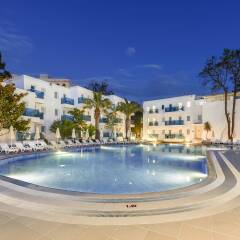 Le Bleu Hotel & Resort бассейн