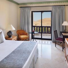 Отель Movenpick Resort & Spa Dead Sea комната для гостей