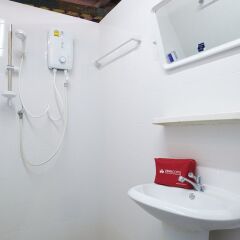 Отель ZEN Rooms Rama 3 - Hostel Таиланд, Бангкок - отзывы, цены и фото номеров - забронировать отель ZEN Rooms Rama 3 - Hostel онлайн ванная фото 2
