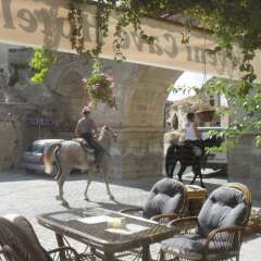 Jerveni Cave Hotel