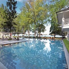 Отель Lone Pine Hotel Малайзия, Пенанг - отзывы, цены и фото номеров - забронировать отель Lone Pine Hotel онлайн бассейн фото 2