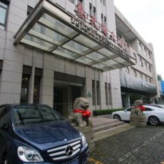 Donghua University Hotel парковка