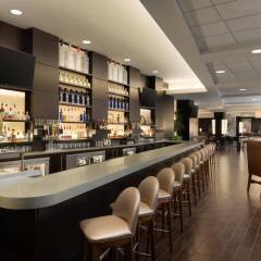 Отель Hilton Columbus/Polaris Колумбус гостиничный бар