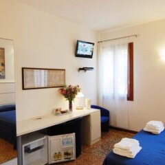 Отель Santa Margherita Guest House Италия, Венеция - отзывы, цены и фото номеров - забронировать отель Santa Margherita Guest House онлайн комната для гостей фото 5