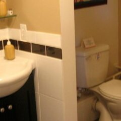 Отель Fraser Riverview Holiday Apartment Канада, Мэйпл-Ридж - отзывы, цены и фото номеров - забронировать отель Fraser Riverview Holiday Apartment онлайн ванная