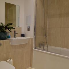 Апартаменты 1 Bedroom Apartment With Balcony Near Regent's Canal ванная