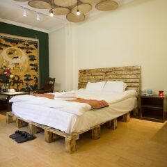 Отель City Center & Good Security Area/Easternstay комната для гостей
