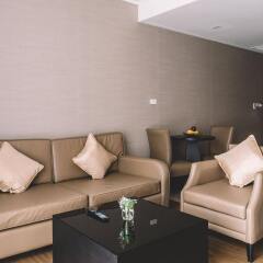 Отель Adelphi Suites Bangkok комната для гостей фото 5