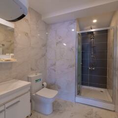 Отель Feri Suites ванная фото 2