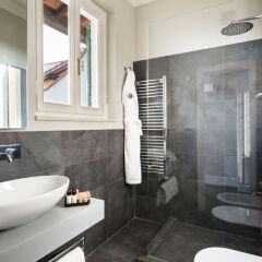 Отель Tornabuoni Suites Collection ванная фото 2