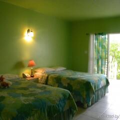Отель Coral Seas Beach Resort комната для гостей