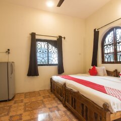 OYO 10035 Hotel Calangute Turista Гоа сейф в номере