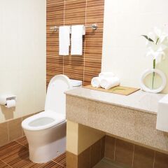 The Route Sriracha Hotel and Residence ванная