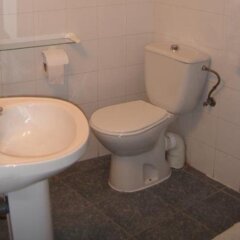 Отель Gay Hostal Puerta Del Sol Мадрид ванная