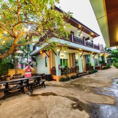 Отель Chanlaya Pura Resort Kohlarn парковка