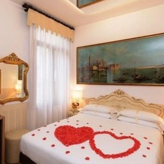 Hotel Ala сейф в номере
