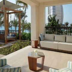 Отель Jumeirah Al Naseem - Madinat Jumeirah ОАЭ, Дубай - отзывы, цены и фото номеров - забронировать отель Jumeirah Al Naseem - Madinat Jumeirah онлайн гостиничный бар