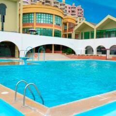 Отель Ramada by Wyndham Lisbon бассейн фото 3