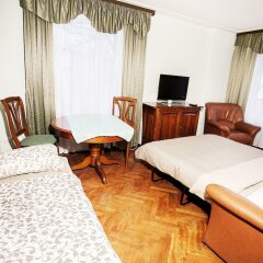 Апартаменты Funny Dolphins Apartments Kropotkinskiy комната для гостей фото 5
