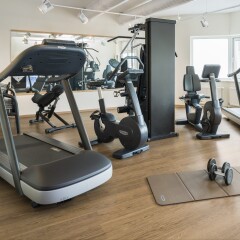 Отель NH Dresden Neustadt фитнесс-зал фото 3