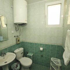 Отель Mijovic Apartments Черногория, Будва - 1 отзыв об отеле, цены и фото номеров - забронировать отель Mijovic Apartments онлайн ванная