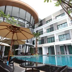 Отель The Pago Design Hotel Phuket Таиланд, Пхукет - отзывы, цены и фото номеров - забронировать отель The Pago Design Hotel Phuket онлайн бассейн фото 2