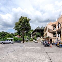 Patong 7Days Premium Hotel Phuket парковка