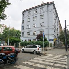 Апартаменты Apartment Four Year Seasons Прага парковка