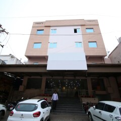 OYO 9096 Hotel City Star парковка