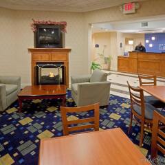 Holiday Inn Express Hotel & Suites Reading интерьер отеля фото 2