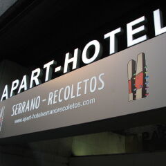 Отель Aparthotel Recoletos Мадрид городской автобус