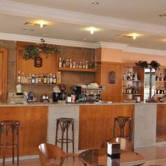 Отель Hostal Mourelos Испания, Эль-Грове - отзывы, цены и фото номеров - забронировать отель Hostal Mourelos онлайн гостиничный бар