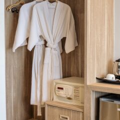 Отель Days Inn by Wyndham Aonang Krabi сейф в номере