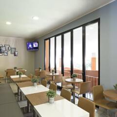 Отель B&B Hotel Bergamo Италия, Бергамо - 7 отзывов об отеле, цены и фото номеров - забронировать отель B&B Hotel Bergamo онлайн гостиничный бар