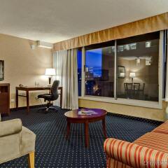 Отель Best Western Plus Suites Downtown Канада, Калгари - отзывы, цены и фото номеров - забронировать отель Best Western Plus Suites Downtown онлайн комната для гостей фото 5