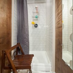 Отель Chelsea Cabins США, Нью-Йорк - отзывы, цены и фото номеров - забронировать отель Chelsea Cabins онлайн ванная фото 2