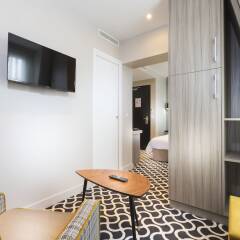 Отель Hôtel International Paris комната для гостей фото 7