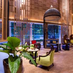 Отель Manathai Surin Phuket интерьер отеля